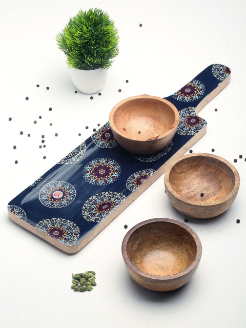 

EK BY EKTA KAPOOR Blue & Brown Printed Wooden Platter With 3 Bowl