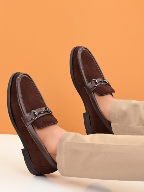 

AfroJack Men Brown Colourblocked Loafers