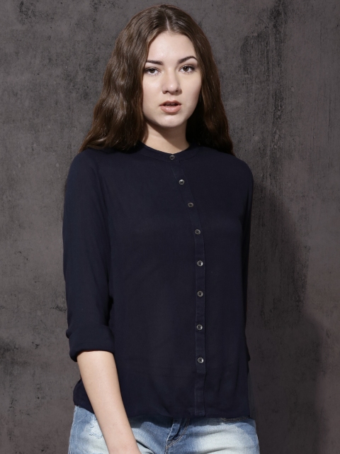 

Roadster Women Navy Regular Fit Solid Casual Shirt, Navy blue