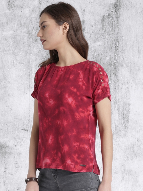 

Roadster Women Burgundy Dyed Top