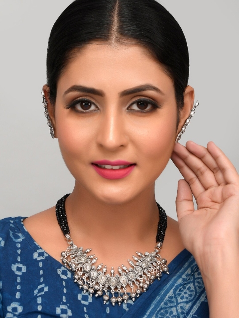 

AQUASTREET Silver-Plated & Black Antique Oxidized & Pearl Beaded Jewellery Set