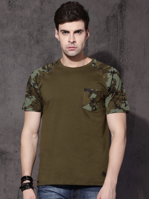 

Roadster Men Olive Green Camouflage Print T-shirt