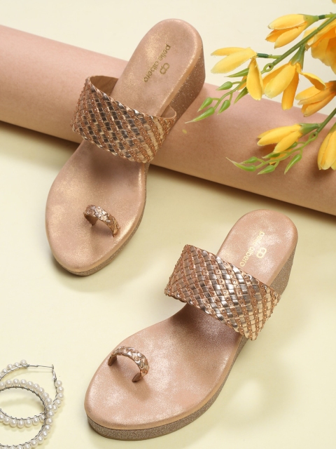 

pelle albero Nude-Coloured Wedge Pumps