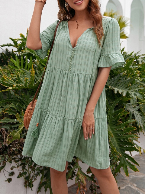 

URBANIC Green Checked Tie-Up Neck Midi Dress
