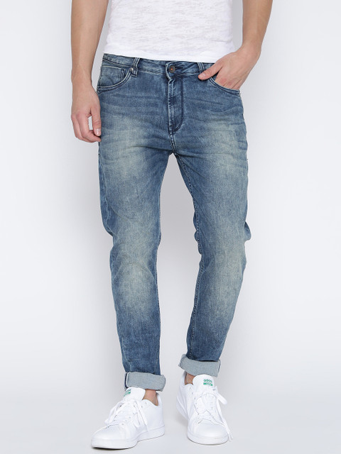 

United Colors of Benetton Men Blue Washed Carrot Fit Stretchable Jeans