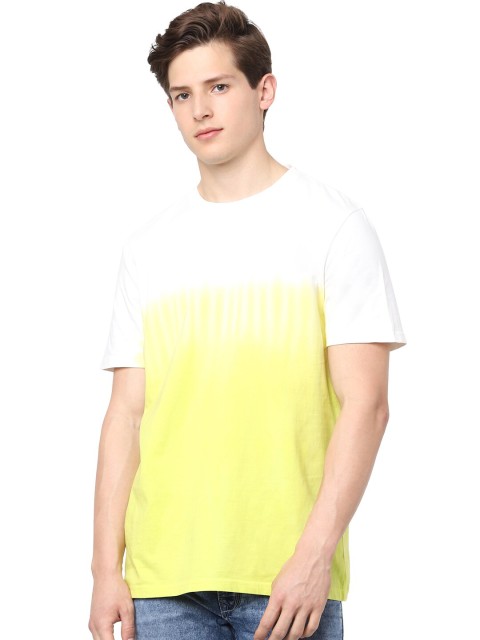 

Celio Men Green Colourblocked Applique T-shirt