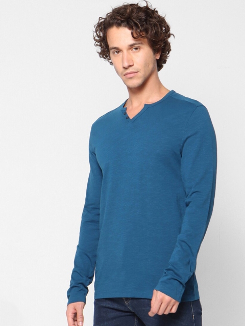 

Celio Men White Henley Neck T-shirt