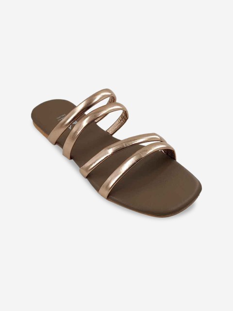 

THE MADRAS TRUNK Women Brown Flats