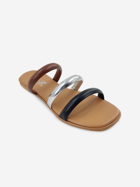 

THE MADRAS TRUNK Women Tan Printed Open Toe Flats