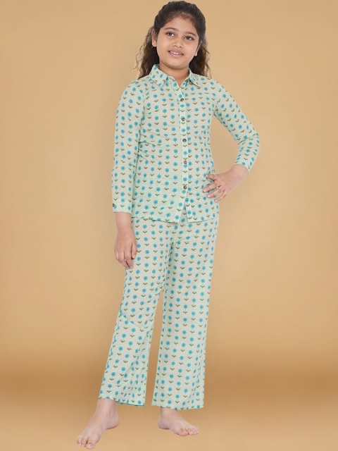 

titliyan Girls Cream-Coloured & Blue Printed Cotton Night suit