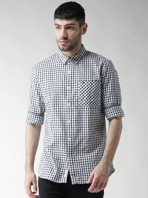 

Tommy Hilfiger Men Navy & White Slim Fit Checked Casual Shirt, Navy blue