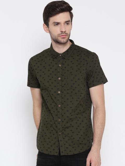

FOREVER 21 Men Olive Green Printed Casual Shirt