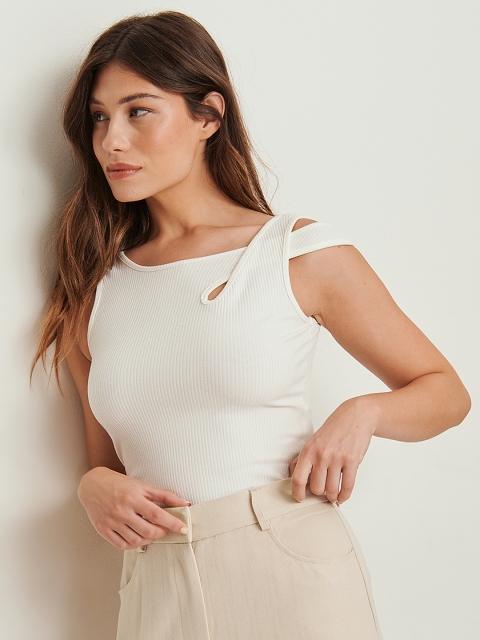 

NA-KD White Keyhole Neck Singlet Top