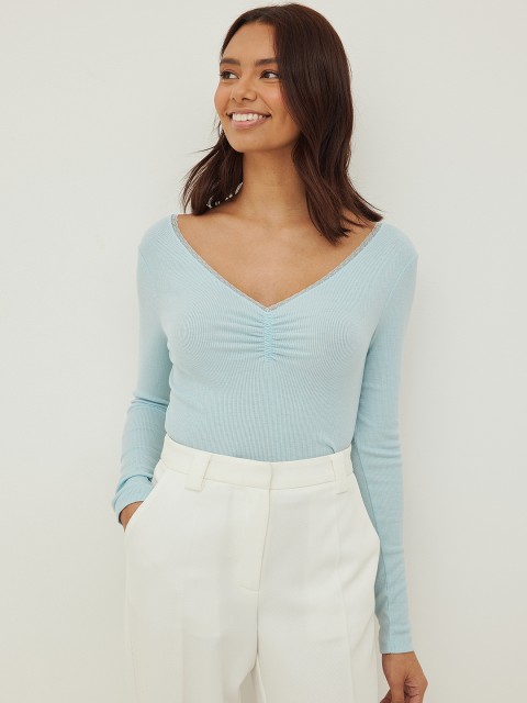 

NA-KD Blue V-neck Ruched Top