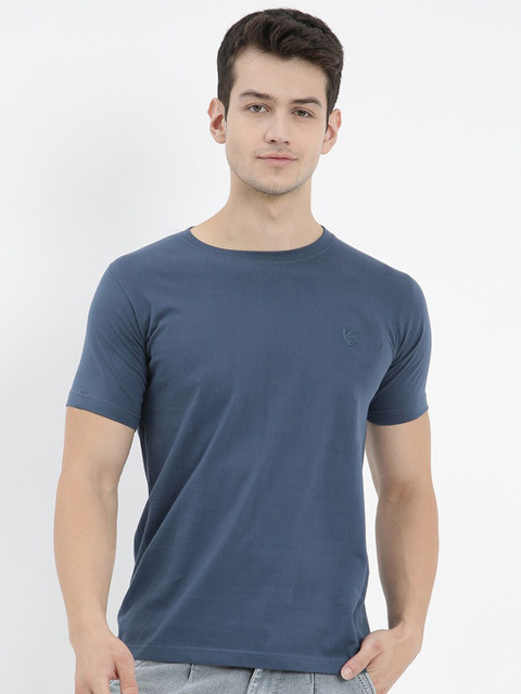 

V2 Value & Variety Men Blue T-shirt