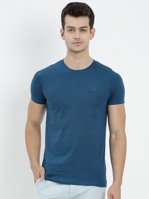 

V2 Value & Variety Men Blue V-Neck T-shirt