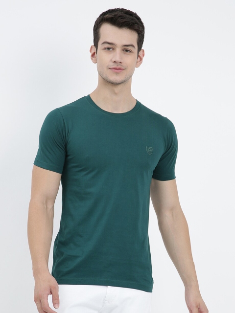 

V2 Value & Variety Men Green T-shirt