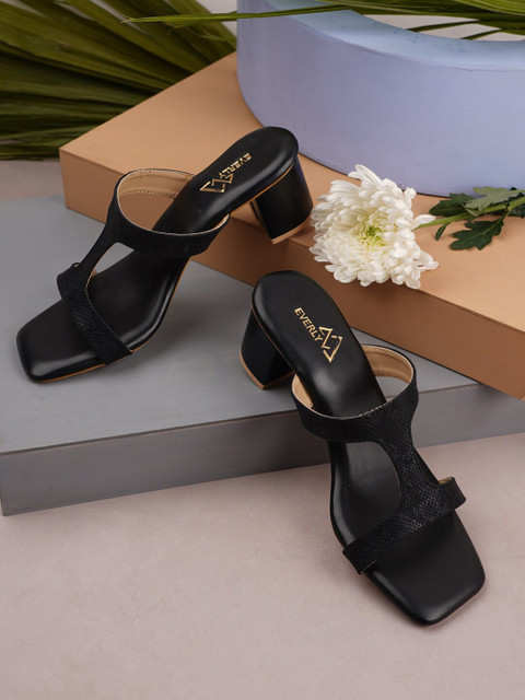 

EVERLY Black Block Pumps
