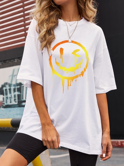 

URBANIC Women White Printed Applique T-shirt