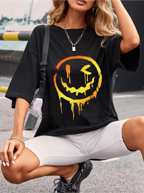 

URBANIC Women Black Typography Printed V-Neck T-shirt