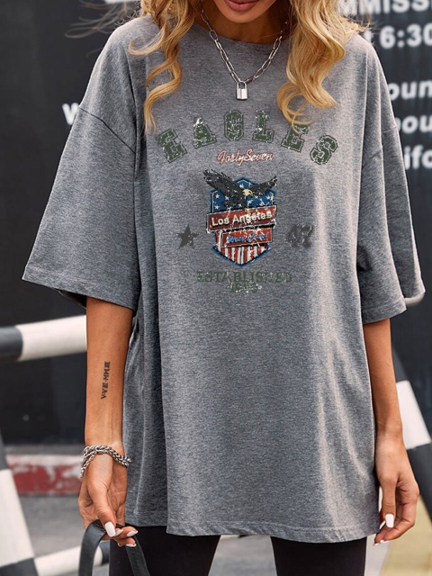 

URBANIC Women Grey Typography Printed Polo Collar Applique T-shirt