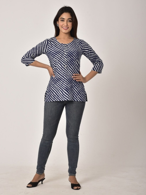 

Swasti Blue Floral Printed Pure Cotton Kurti