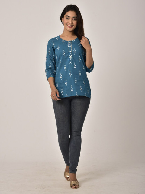 

Swasti Blue & White Floral Printed Pure Cotton Kurti