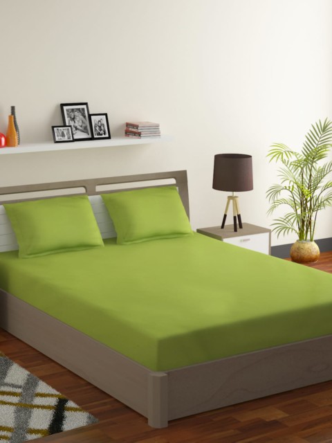 

MODEFE Green 180 TC Queen Bedsheet with 2 Pillow Covers