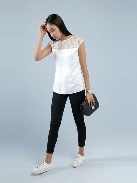 

IDK White Monochrome lace Top
