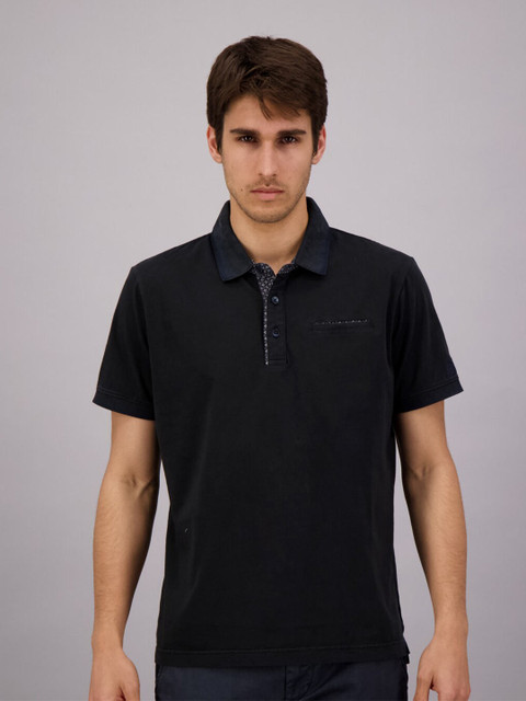 

FREESOUL Men Black Solid Polo Collar T-shirt