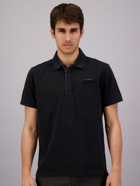 

FREESOUL Men Black Polo Collar T-shirt