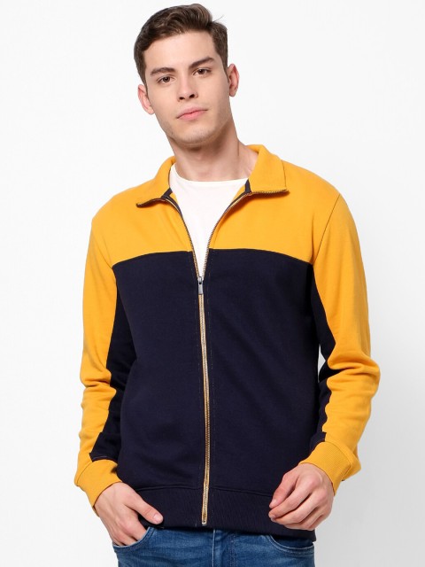 

Celio Men Yellow Colourblocked Sweatshirt