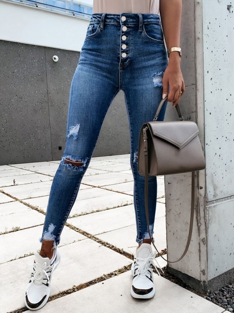 

URBANIC Women Blue Slash Knee Heavy Fade Jeans