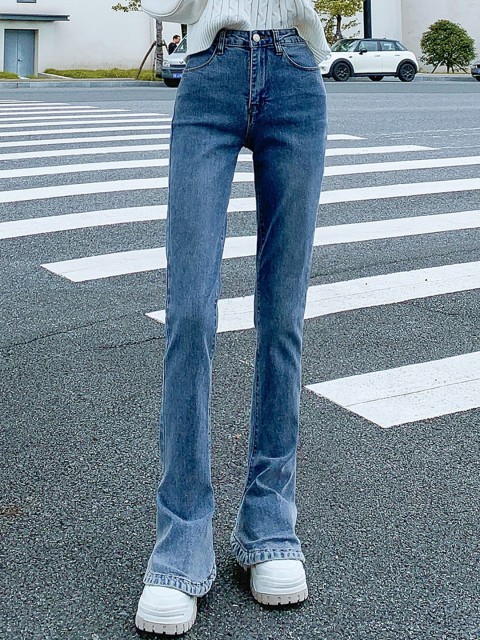 

URBANIC Women Blue Slash Knee Jeans