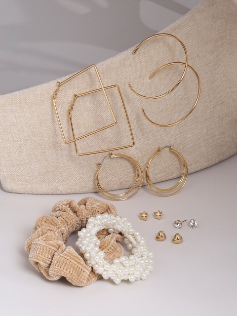 

Lilly & sparkle Gold-Toned Circular Studs Earrings & Pearl&Textured Fabric Scrunchie