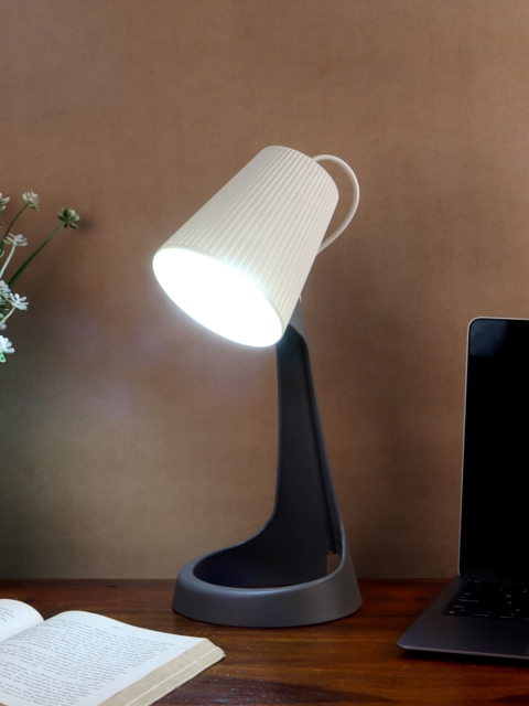 

BEVERLY STUDIO White & Black Solid Table Lamp