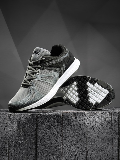

HRX by Hrithik Roshan Men Street Run Grey & Black Running Shoes