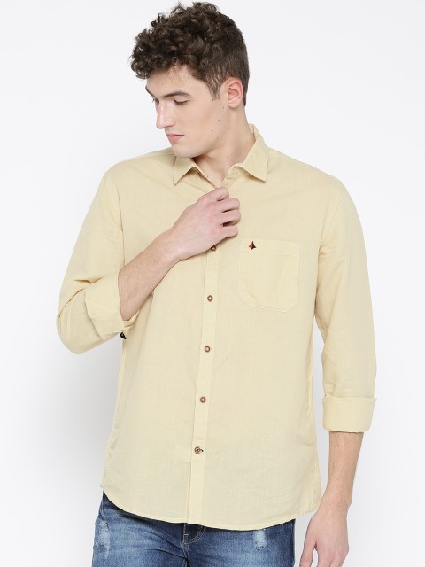 

British Club Men Cream Slim Fit Solid Casual Shirt