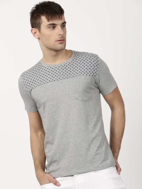 

ether Men Grey Solid Round Neck T-shirt
