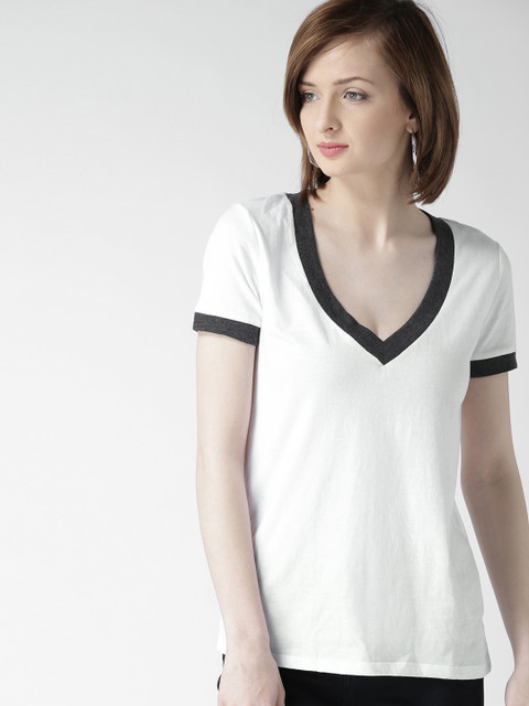 

FOREVER 21 Women White Solid V-Neck T-shirt