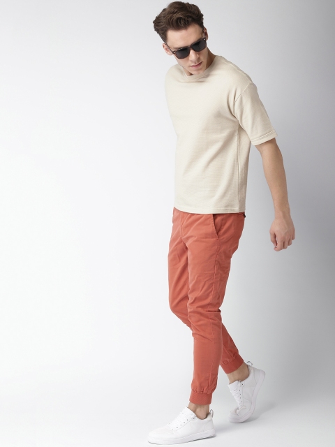 

Mast & Harbour Men Cream-Coloured Solid Round Neck T-shirt