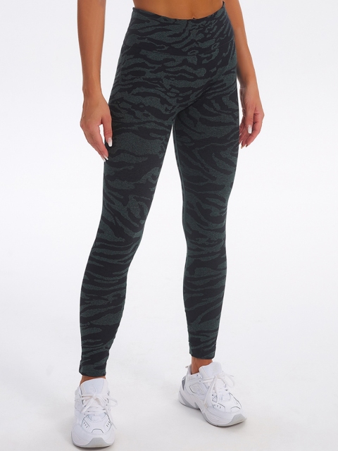 

URBANIC Women Black Camo-Printed Gym Tights