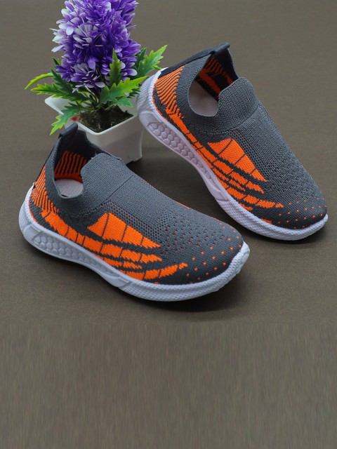 

FEETWELL SHOES Unisex Kids Grey Printed Slip-On Sneakers