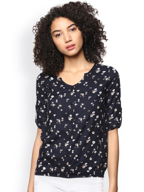 

Harpa Black Shirt-Style Printed Top