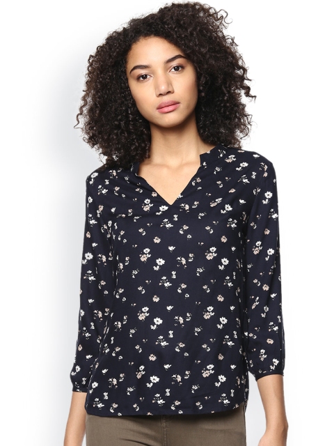 

Harpa Black Printed Top