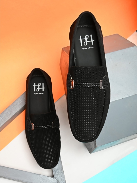 

Hydes N Hues Men Black Colourblocked Slip-On Sneakers