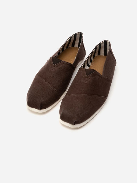 

FRATERNITY Men Brown Sneakers