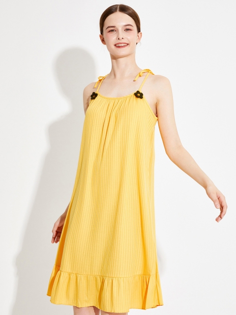 

URBANIC Yellow Solid Pure Cotton Nightdress