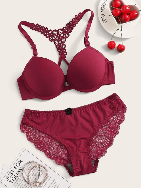 

URBANIC Burgundy Women Lace Lingerie Set