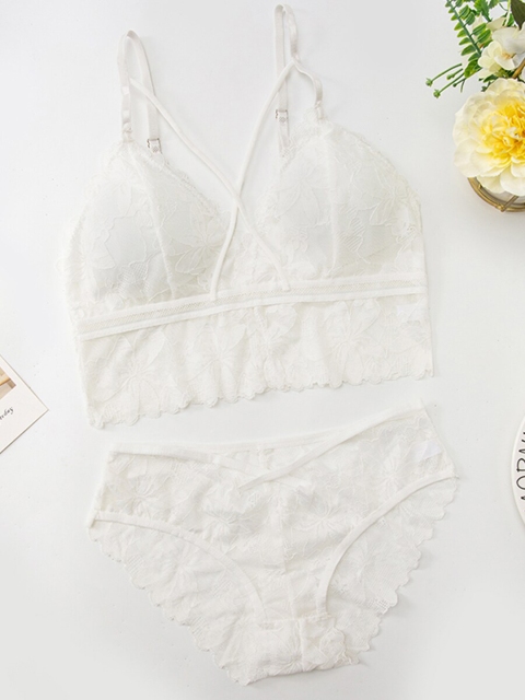 

URBANIC White Cut Out Bra Lace Lingerie Set 62131